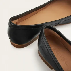 Baleriny|Balagan Amuka Baleriny, Czarny