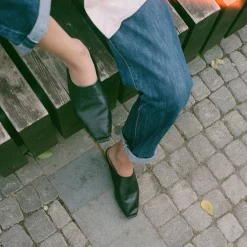 Klapki|Balagan Bayit Klapki, Czarny