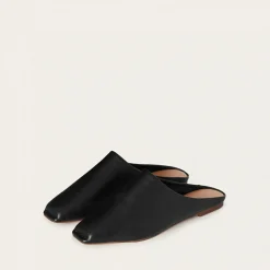 Klapki|Balagan Bayit Klapki, Czarny