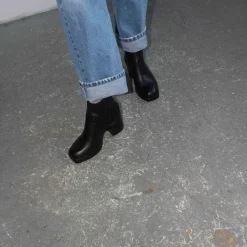 Botki|Balagan Elton Botki, Czarny