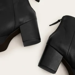 Botki|Balagan Elton Botki, Czarny