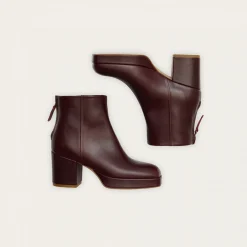 Botki|Balagan Elton Botki, Mahoniowy