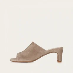 Klapki|Balagan Ginaa Klapki, Marrone