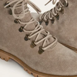 Botki|Balagan Har Botki, Szary Welur