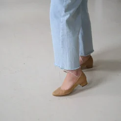 Czółenka|Balagan Migdal Czółenka Na Niskim Obcasie, Waniliowy Zamsz