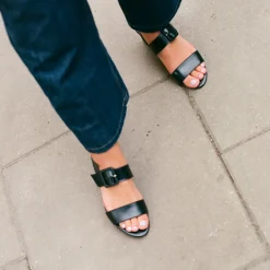 Sandaly|Balagan Rehava Sandaly, Czarny Rustykalny