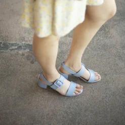 Sandaly|Balagan Rehava Sandaly, Dzinsowy Blekit