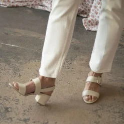 Sandaly|Balagan Rehava Sandaly, Kremowy