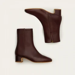 Botki|Balagan Stav Botki, Mahoniowy