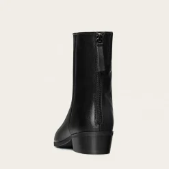 Botki|Balagan Sus Botki, Czarny