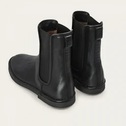 Sztyblety|Balagan Sviva Botki, Czarny