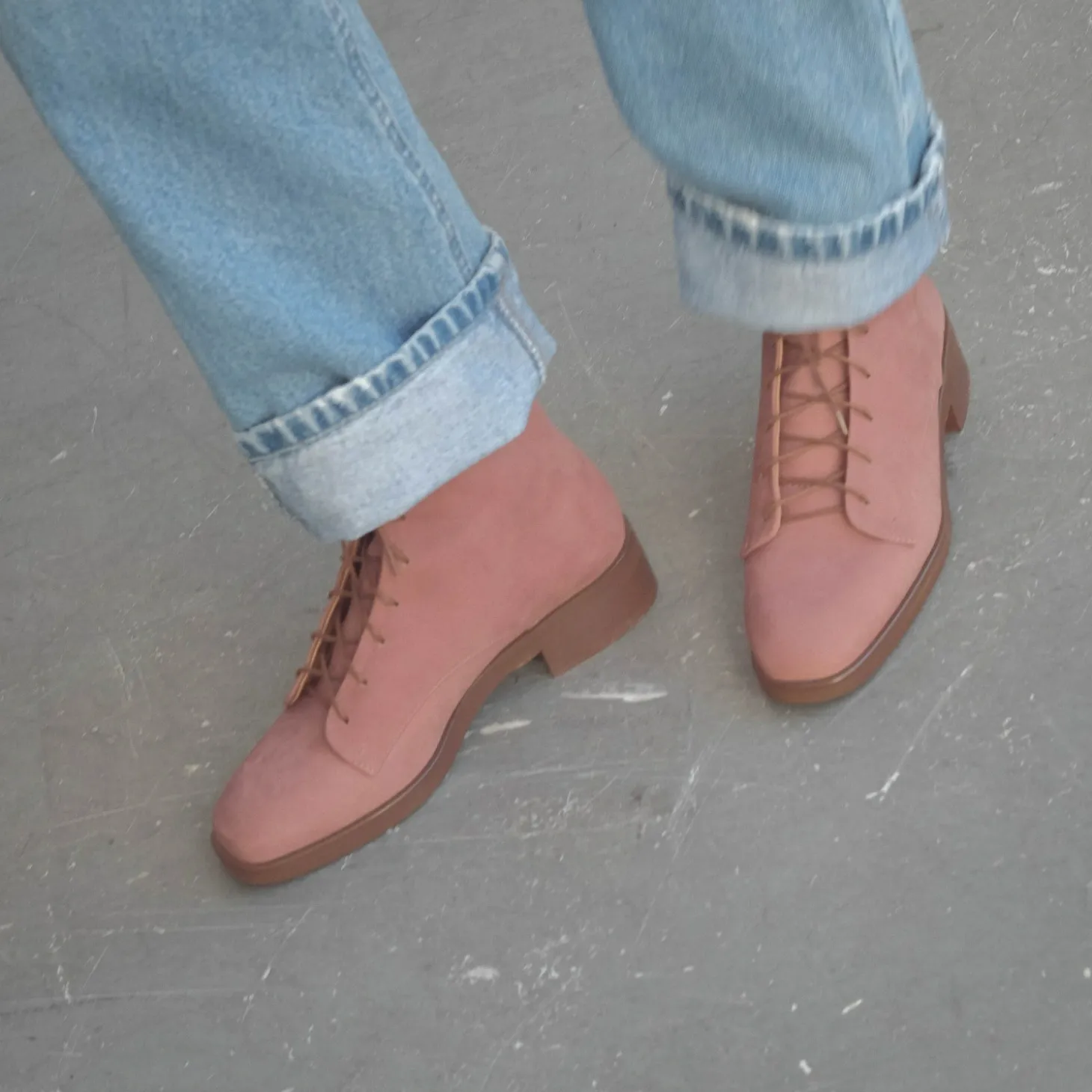 Botki|Balagan Tzava Botki, Brudny Roz Nubuk