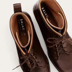 Botki|Balagan Tzava Botki, Ciemny Braz