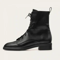 Botki|Balagan Tzava Botki, Czarny