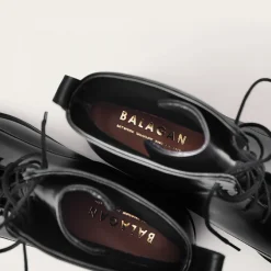 Botki|Balagan Tzava Botki, Czarny