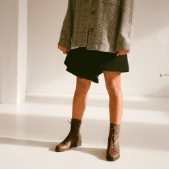 Botki|Balagan Tzava Botki, Woskowany Braz