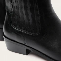 Sztyblety|Balagan Ukaf Botki, Czarny