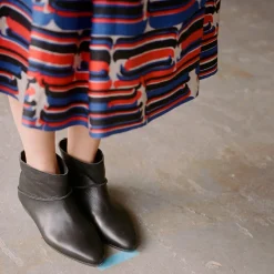 Botki|Balagan Vanya Botki, Czarny