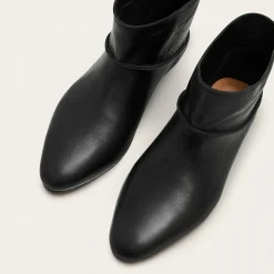 Botki|Balagan Vanya Botki, Czarny